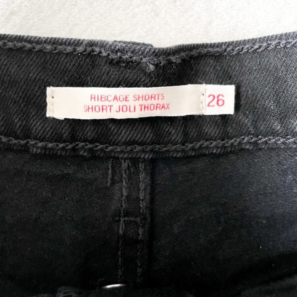 Levi’s Ribcage Short - Picture 2 of 10